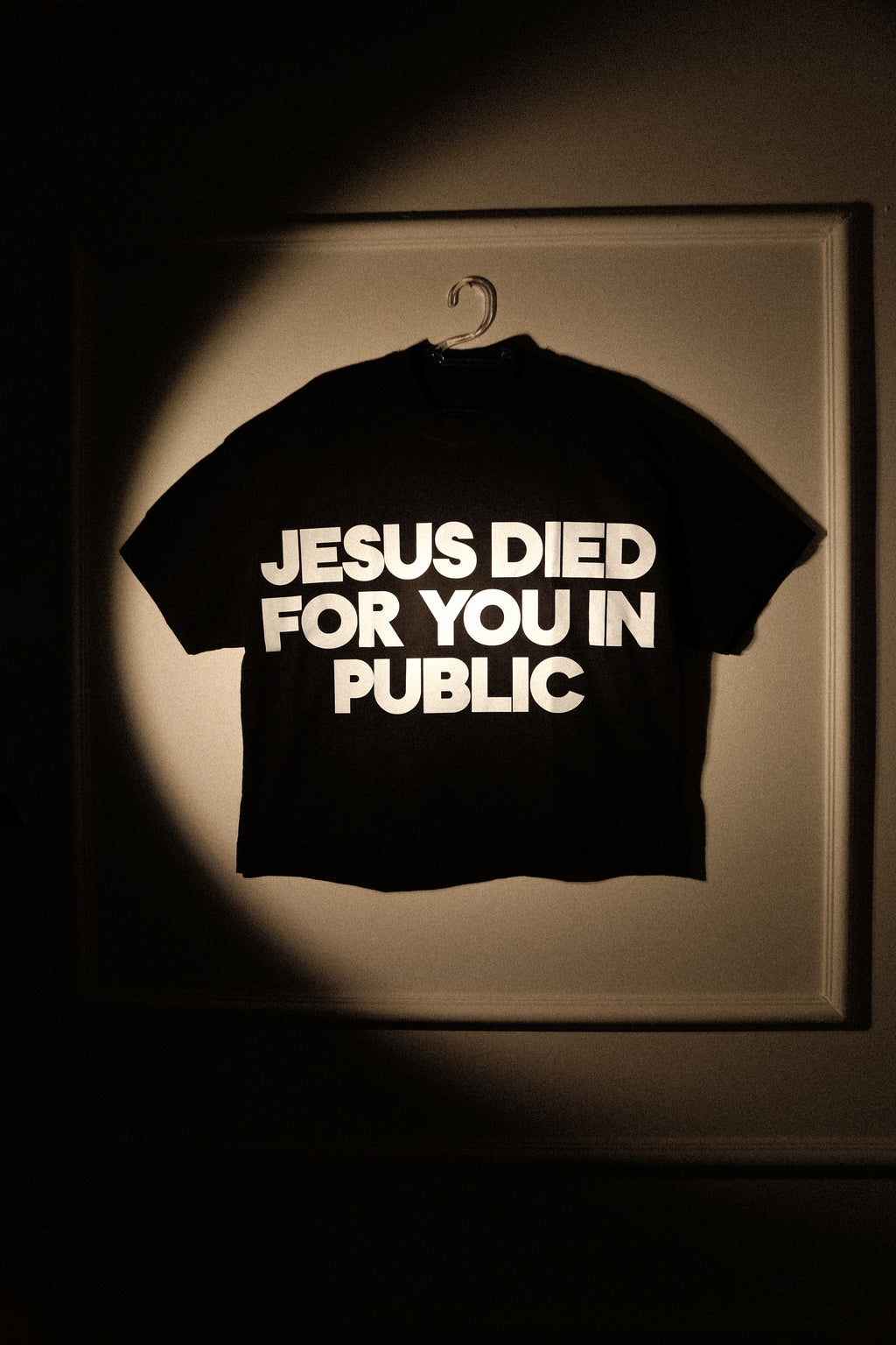 CAMISETA JESUS DIED FOR YOU IN PUBLIC PRETA