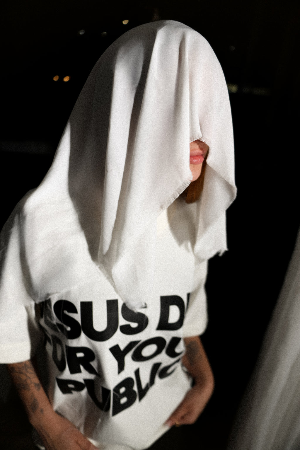 CAMISETA JESUS DIED FOR YOU IN PUBLIC OFF WHITE