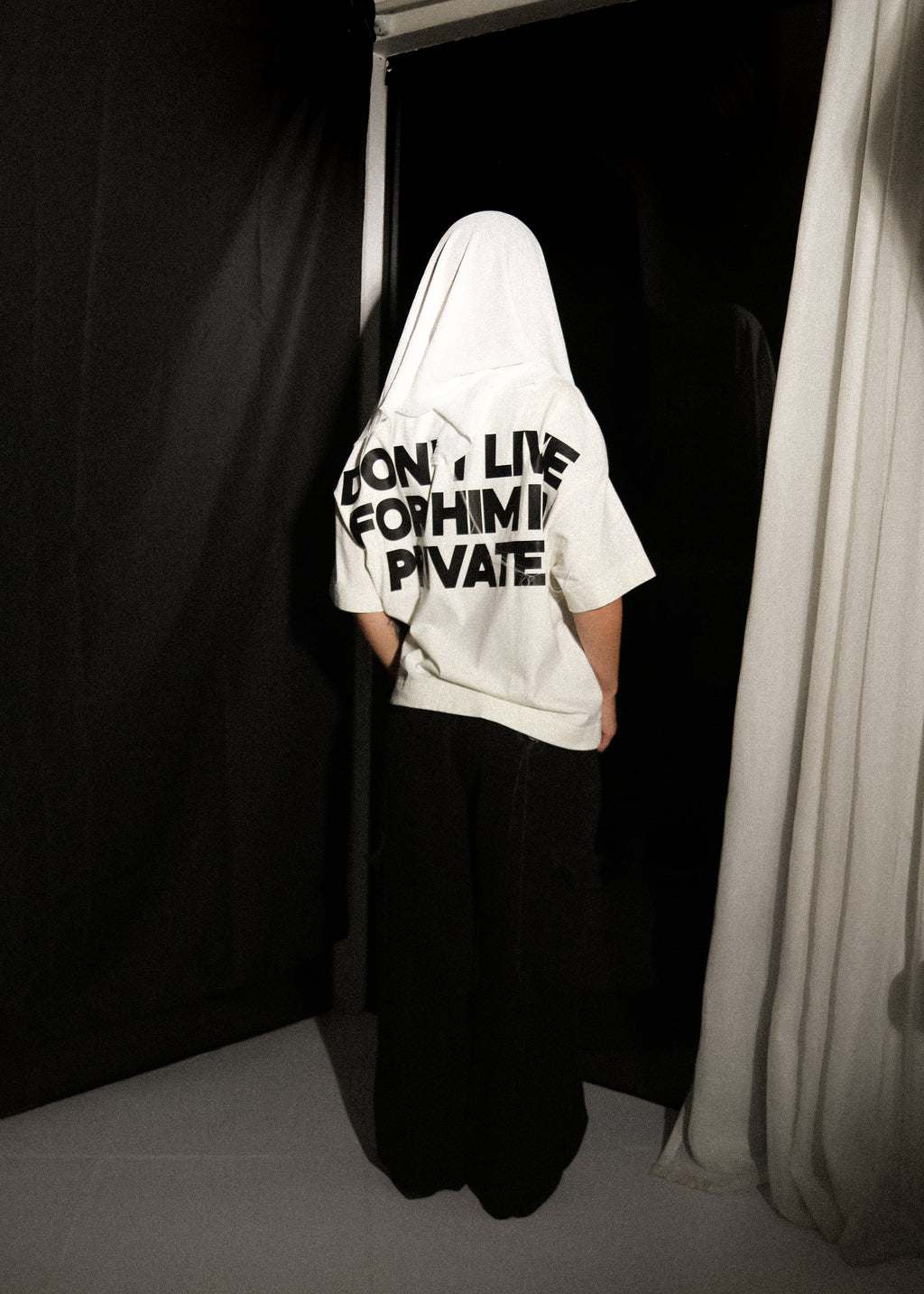 CAMISETA JESUS DIED FOR YOU IN PUBLIC OFF WHITE