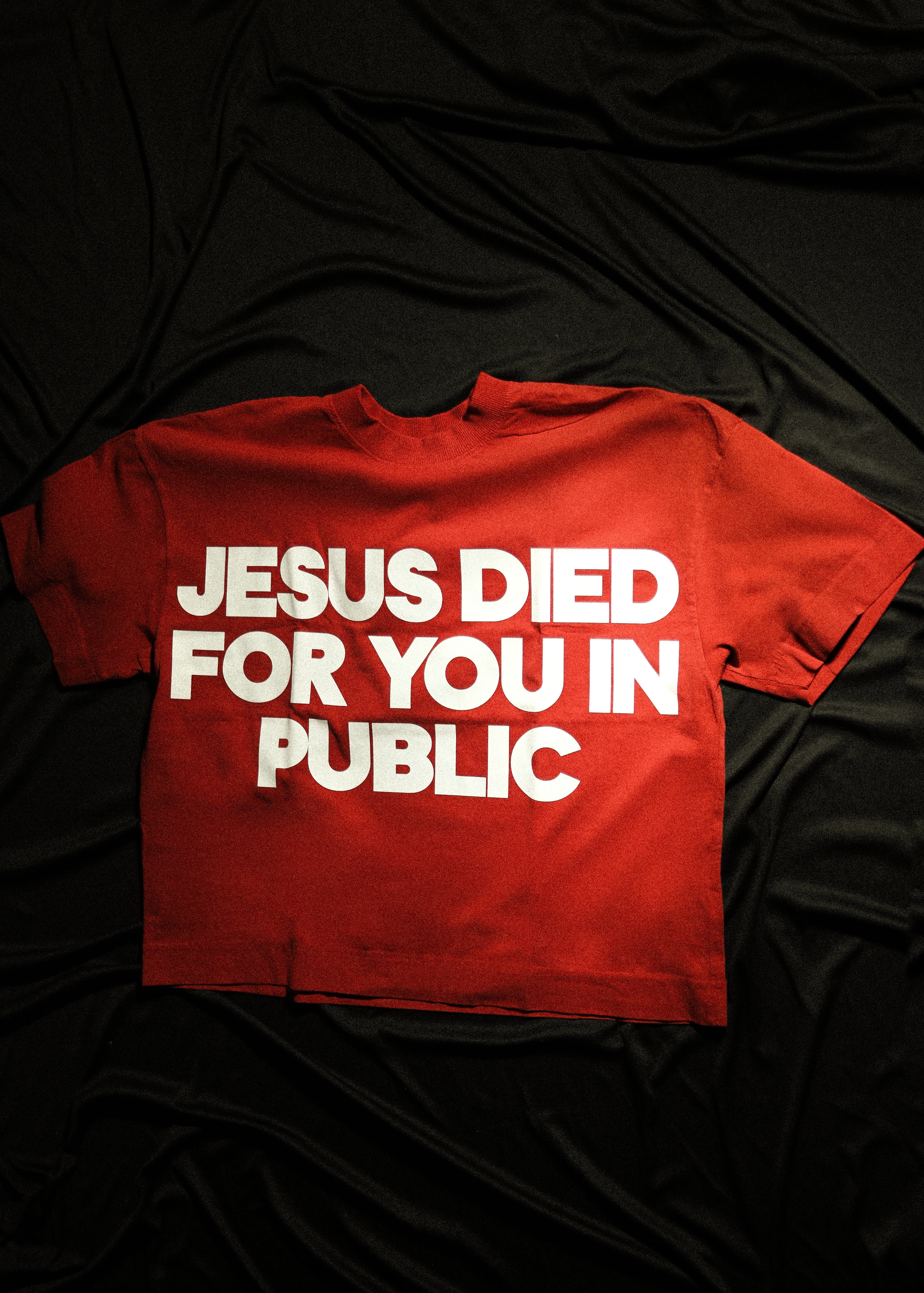 CAMISETA JESUS DIED FOR YOU IN PUBLIC VERMELHO VINHO